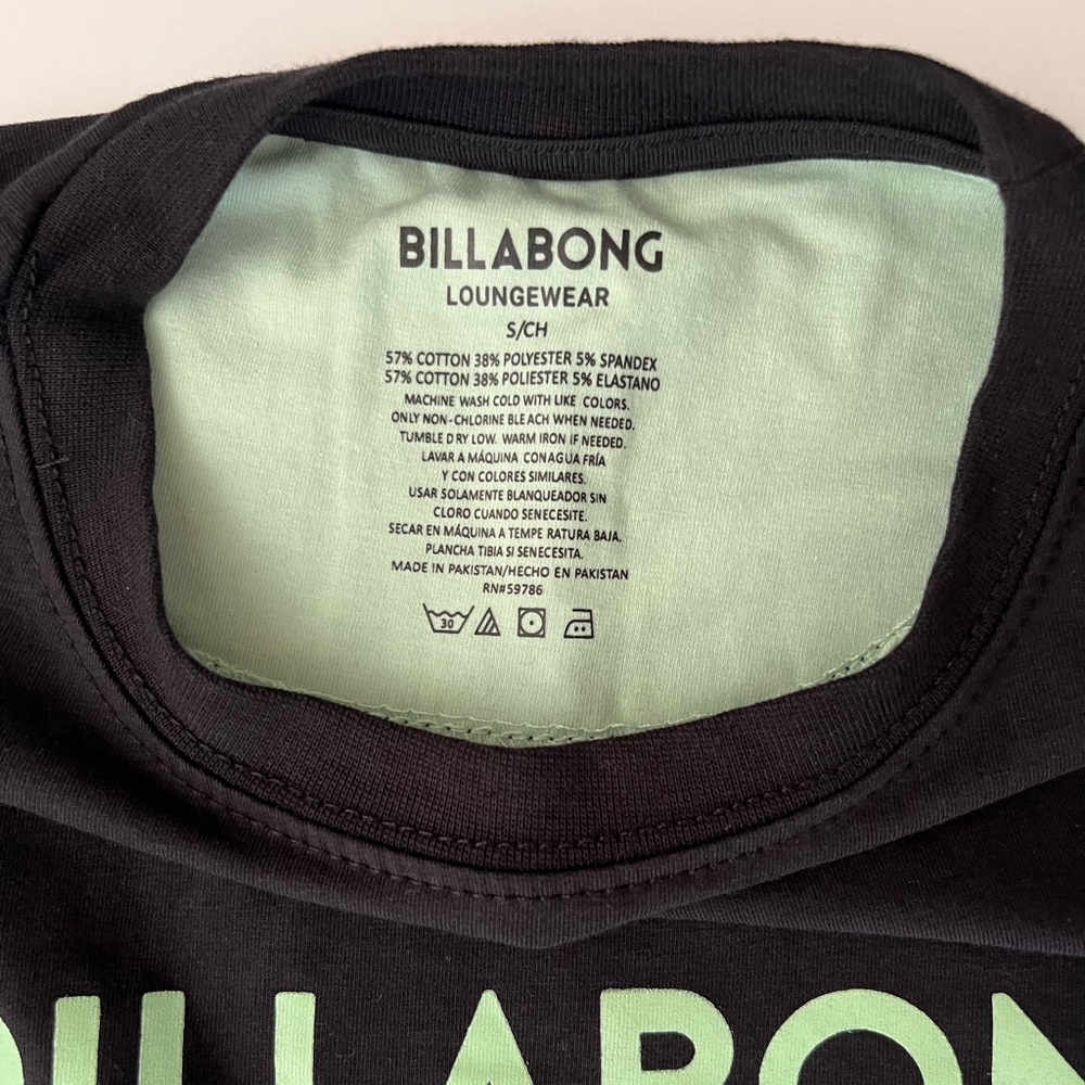 Billabong | NWT Women’s Loungewear Tee with Green Logo - Picture 6 of 6